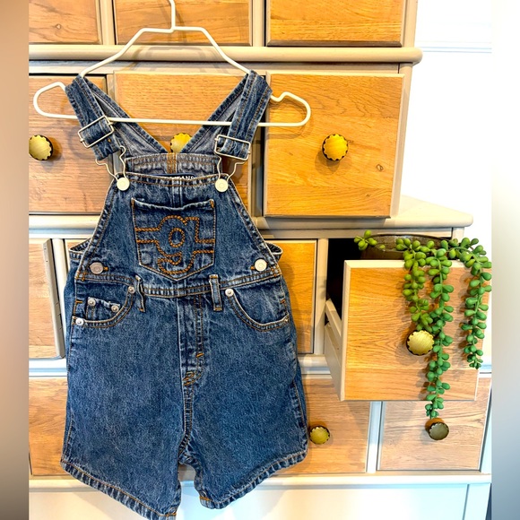 Vintage Baby Guess Denim Bib Snap Overalls Embroidered Initial G Size 18 mos. - Picture 1 of 9